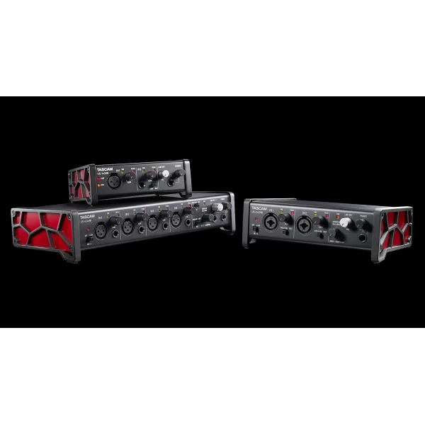 Tascam US-4x4HR USB-C Audio Interface, 4 ins (XLR/TRS)/4 outs (TRS)+MIDI I/O for Win/Mac computers, Ultra-HDDA mic pres, 192kHz, phantom power, iOS support, incl. power supply, Cubase LE + Sample Tan