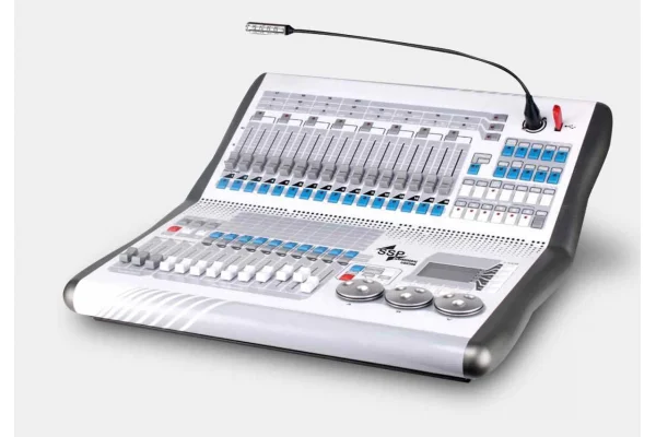 SSP TIGER1024: 1024 Kanal Işık Kontrol Masası, 96 Fixture + 40ch + 60 sahne