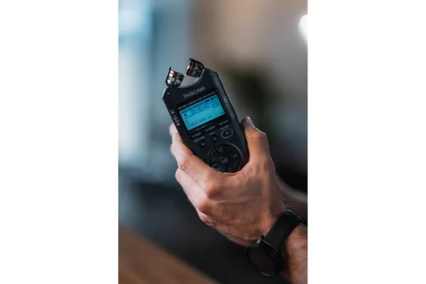 Tascam DR-40X Handheld 4-track recorder, dual recording (2x stereo),XLR ins with phantom power, overdub, mixdown, AB/XY mic configurations, MS decoder