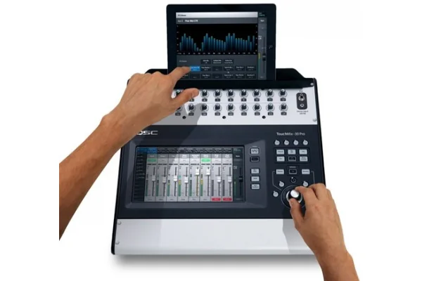 QSC TOUCHMIX-30 PRO 32 Giriş 16 Çıkış Dijtal Mikser