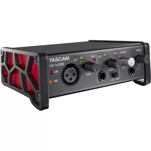Tascam US-1X2HR USB-C Audio-Interface. One XLR Mikrofon input with phantom power supply and one 6.3-mm TRS analogue input. 192kHz, Windows, Mac and iOS operating systems. Cubase Le + Sample Tank in