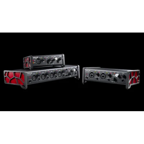 Tascam US-4x4HR USB-C Audio Interface, 4 ins (XLR/TRS)/4 outs (TRS)+MIDI I/O for Win/Mac computers, Ultra-HDDA mic pres, 192kHz, phantom power, iOS support, incl. power supply, Cubase LE + Sample Tan
