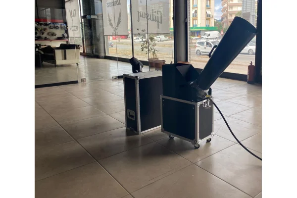 Metex Konfeti Makinesi Co Tüp İle Çalışır, (Tüp Hariç),Hard Case Dahil