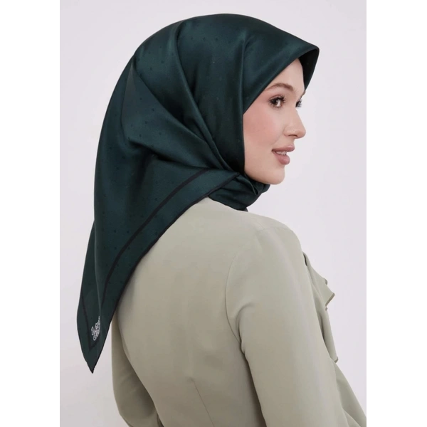 Levidor Benek Desen Monogram İpek Eşarp