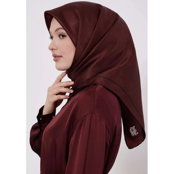 Levidor Benek Desen Monogram İpek Eşarp