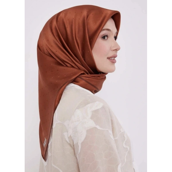 Levidor Benek Desen Monogram İpek Eşarp