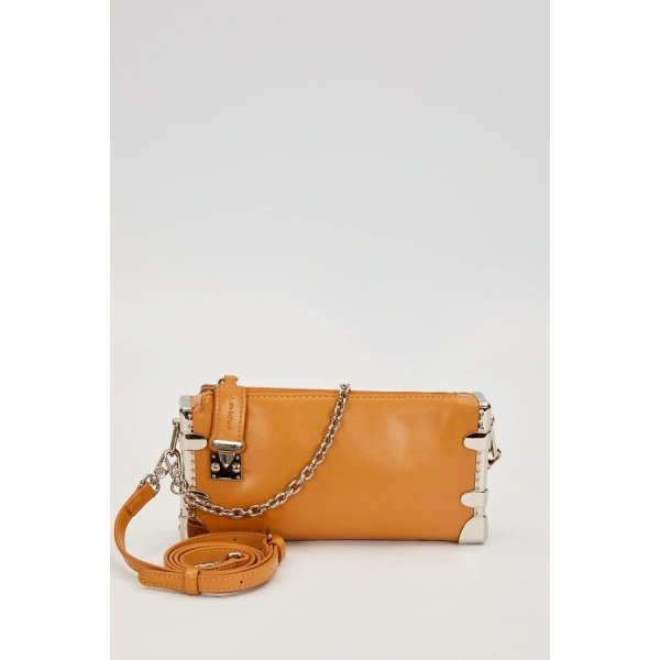 Levidor Metal Köşeli Omuz Çantası