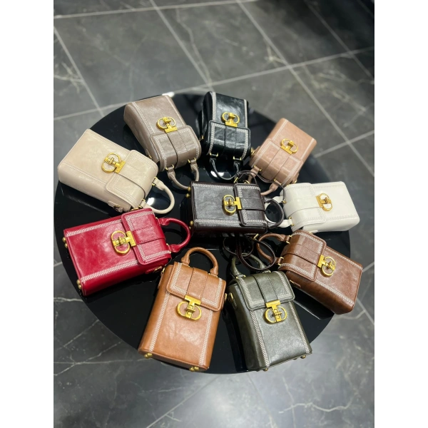 Levidor Yaprak Nakışlı Premium Çanta