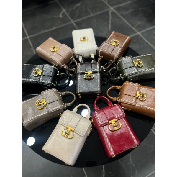 Levidor Yaprak Nakışlı Premium Çanta