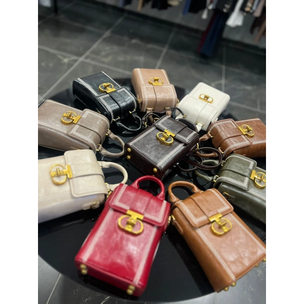 Levidor Yaprak Nakışlı Premium Çanta