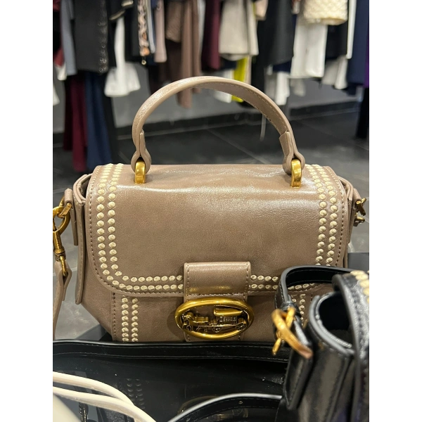 Levidor Zımba Nakışlı Altıgen Çanta