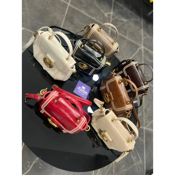 Levidor Zımba Nakışlı Altıgen Çanta