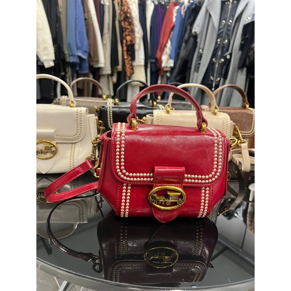 Levidor Zımba Nakışlı Altıgen Çanta