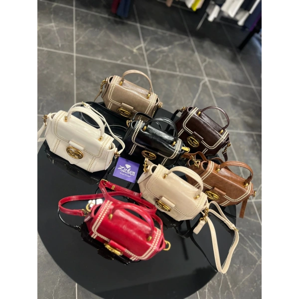 Levidor Zımba Nakışlı Altıgen Çanta