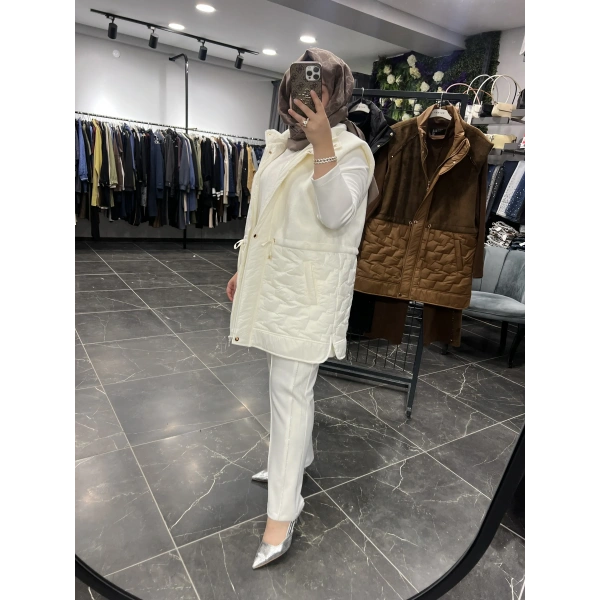 Pureva Boncuk İşlemeli Yelekli Takım