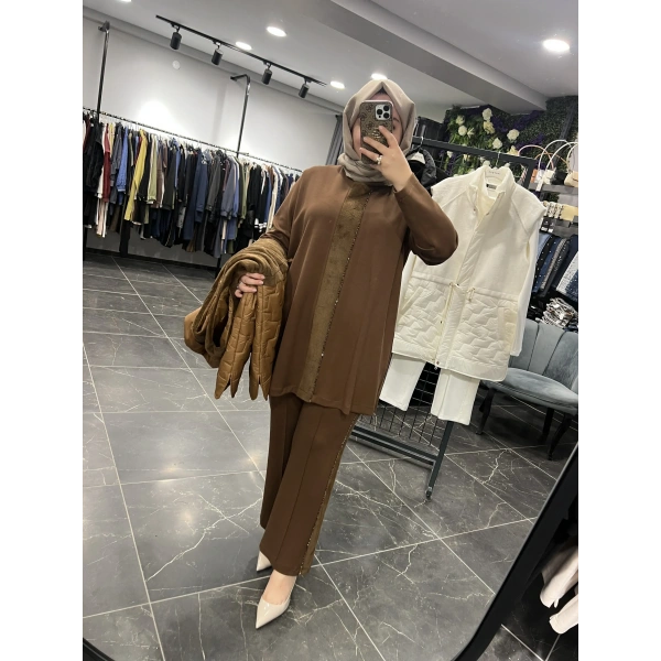 Pureva Boncuk İşlemeli Yelekli Takım