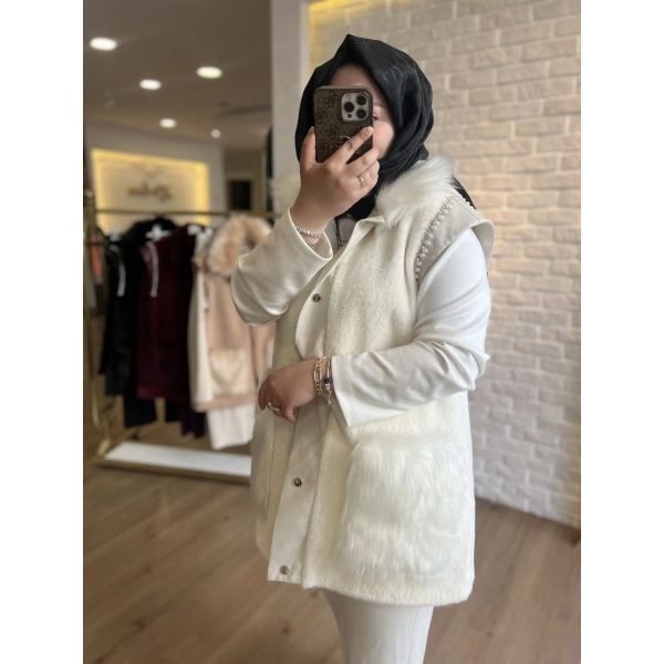 Pureva İncili Deri Detaylı Angora Yelekli Üçlü Takım