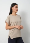 Bej Yarasa Kol Yırtmaç Detaylı Oys Model Tişört