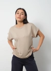Bej Yarasa Kol Yırtmaç Detaylı Oys Model Tişört