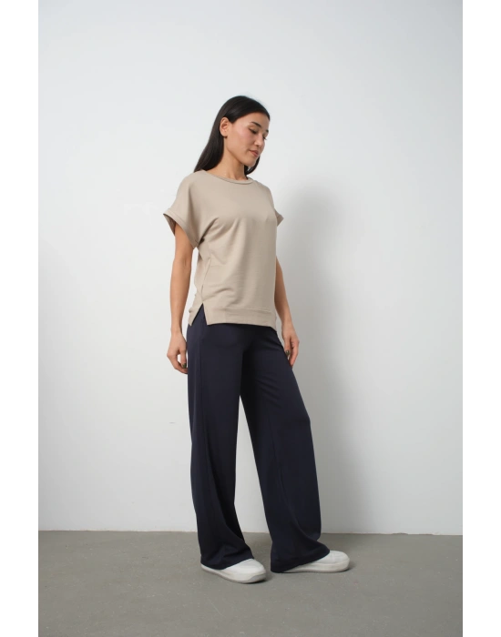 Bej Yarasa Kol Yırtmaç Detaylı Oys Model Tişört