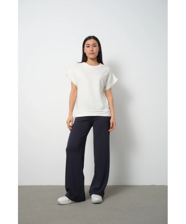 Beyaz Yarasa Kol Yırtmaç Detaylı Oys Model Tişört