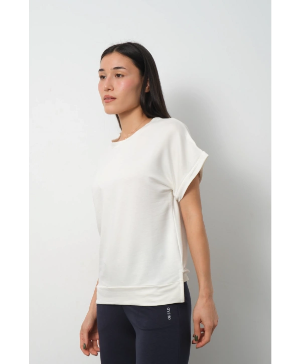 Beyaz Yarasa Kol Yırtmaç Detaylı Oys Model Tişört