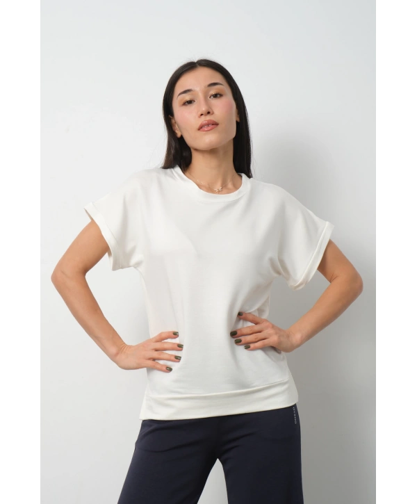 Beyaz Yarasa Kol Yırtmaç Detaylı Oys Model Tişört