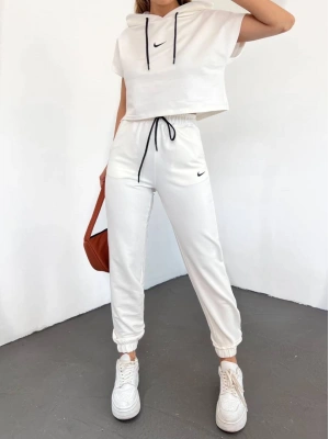 Beyaz Lastikli Paça Kompak Eşofman