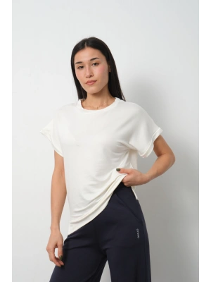 Beyaz Yarasa Kol Yırtmaç Detaylı Oys Model Tişört