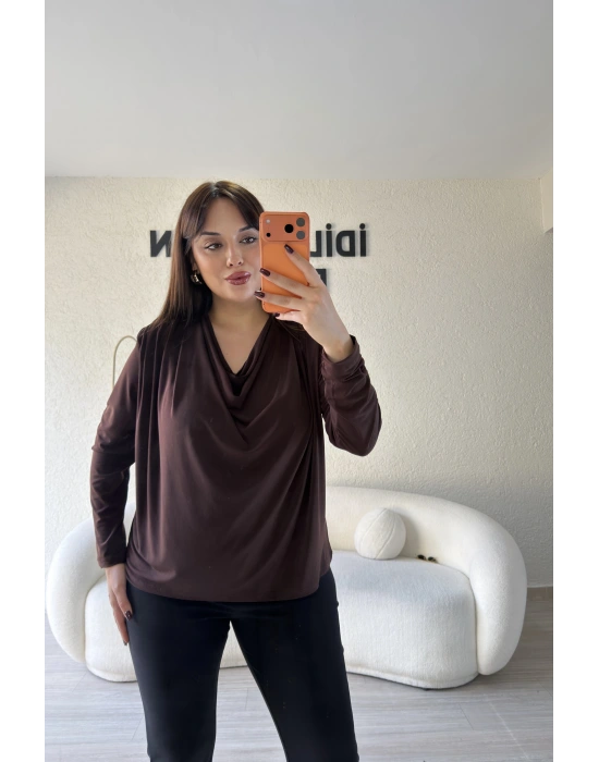 Kahverengi Sandy Kumaş Degaje Yaka Bluz