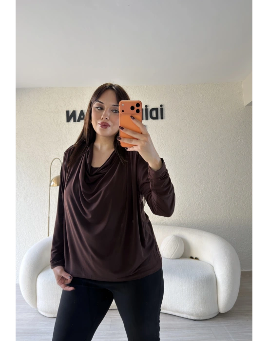 Kahverengi Sandy Kumaş Degaje Yaka Bluz
