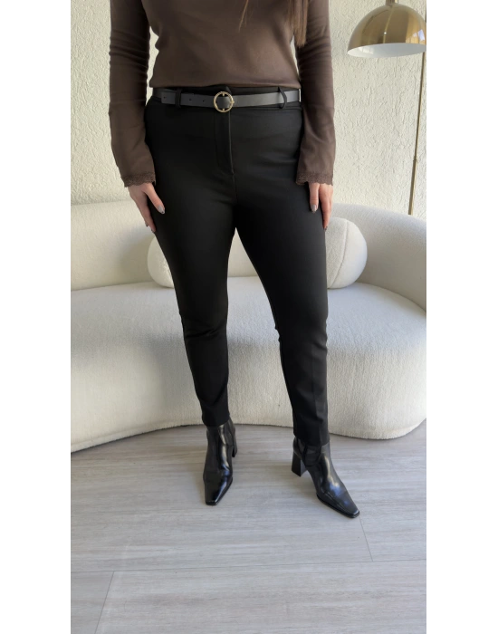 Siyah Kemerli Çelik İnterlok Dar Paça Pantolon