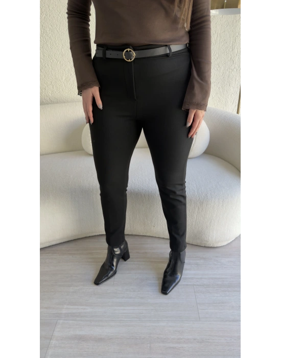Siyah Kemerli Çelik İnterlok Dar Paça Pantolon