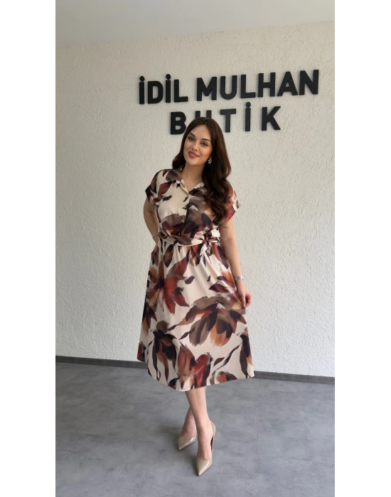Kahverengi Desenli Bağlamalı Saten Elbise