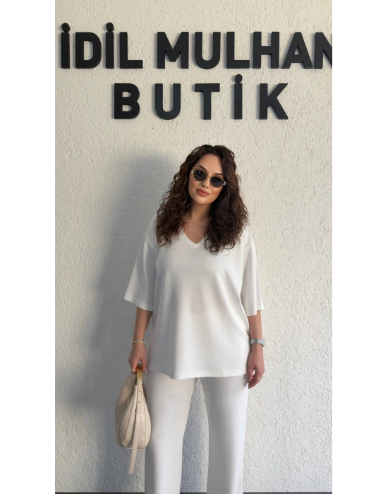 Beyaz Oysh Kumaş V Yaka Salaş Takım