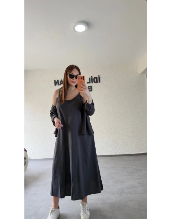Siyah Askılı Elbise Çıkarılabilir Gömlek Detaylı Takım