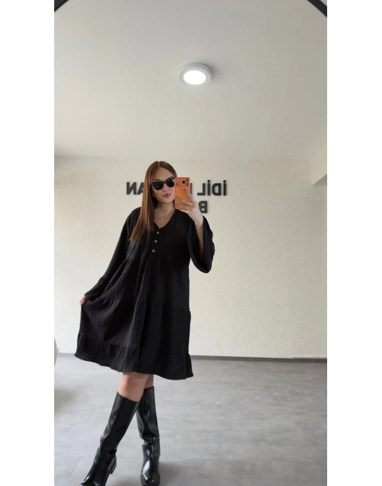 Siyah Düğme Detaylı Kat Kat Rahat Elbise