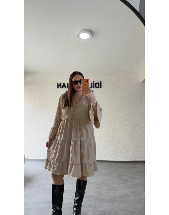 Bej Düğme Detaylı Kat Kat Rahat Elbise