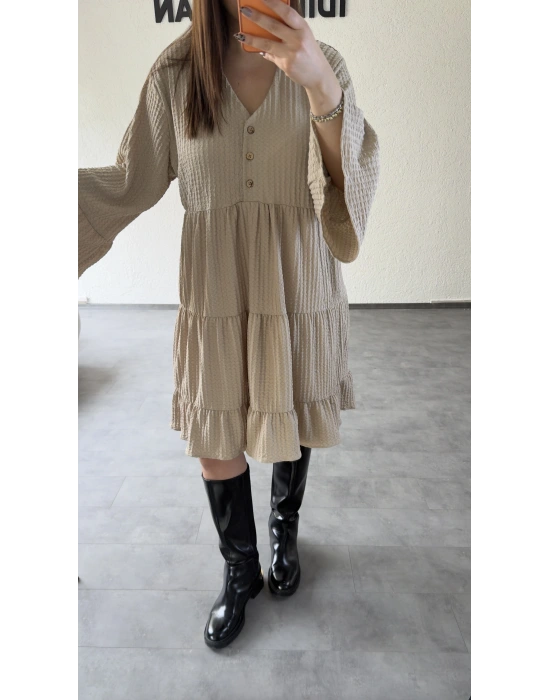 Bej Düğme Detaylı Kat Kat Rahat Elbise