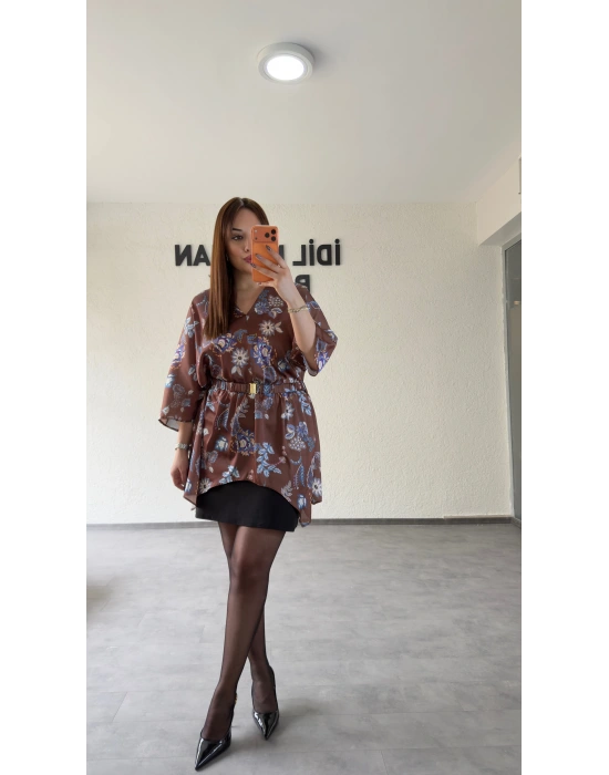 Kahverengi Çiçek Desenli Kemer Detaylı Dökümlü Bluz