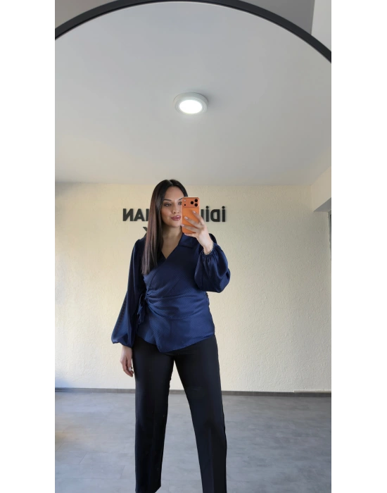 Lacivert Yan Bağlamalı Nispet Kumaş Bluz