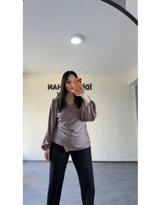 Kahverengi Yan Bağlamalı Nispet Kumaş Bluz