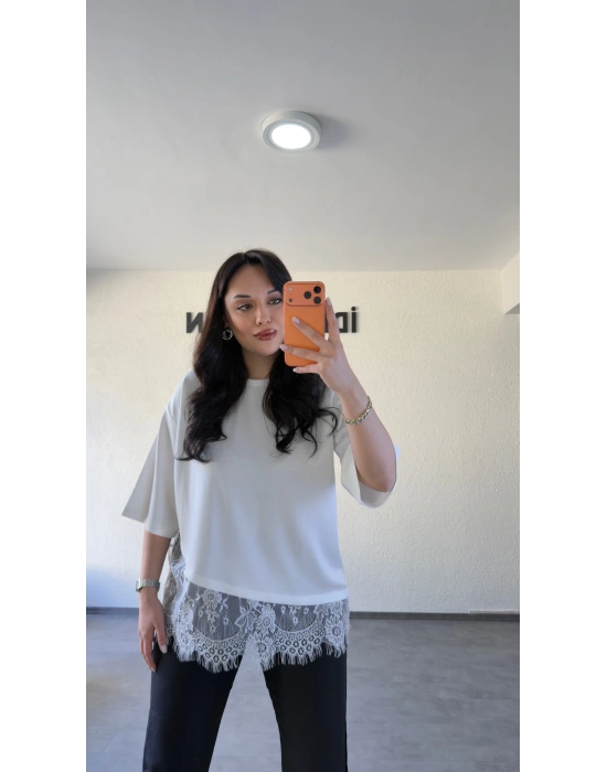 Beyaz Dantel Detaylı Tasarım Bluz