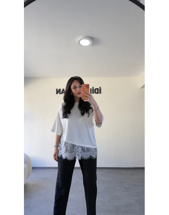 Beyaz Dantel Detaylı Tasarım Bluz