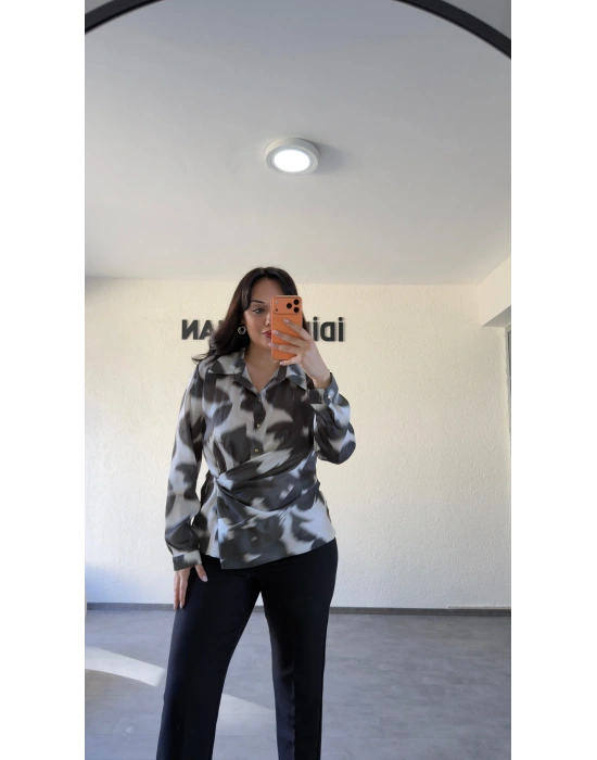 Haki Bağlama Detaylı Batik Desenli Bluz