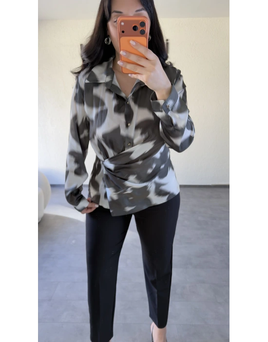 Haki Bağlama Detaylı Batik Desenli Bluz