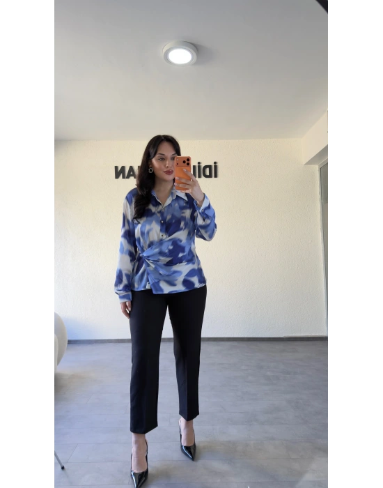 Mavi Bağlama Detaylı Batik Desenli Bluz