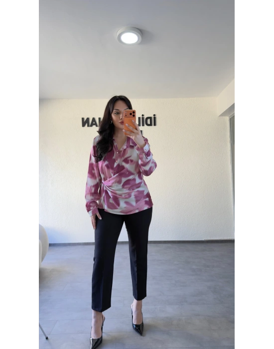 Pembe Bağlama Detaylı Batik Desenli Bluz