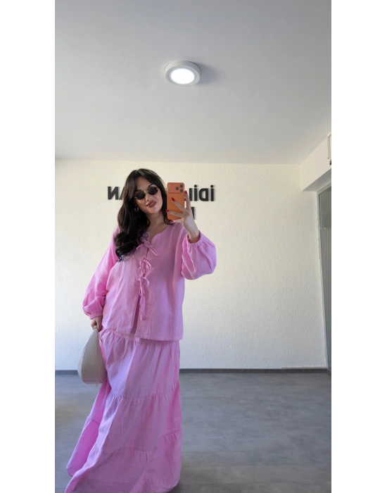 Pembe Bağcıklı Bluz Ve Katlı Etek Takım