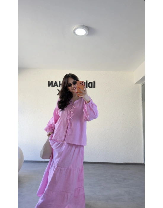Pembe Bağcıklı Bluz Ve Katlı Etek Takım